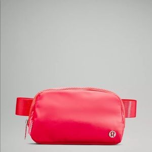 New With Tag Lululemon Everywhere Belt Bag Pale Raspberry